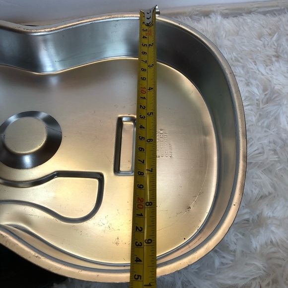 Vintage Wilton Cake Baking Pan Guitar 1977 - Picture 8 of 11